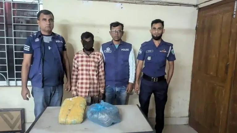 বড়লেখায় দুই কেজি গাঁজাসহ আটক ১  ‎
