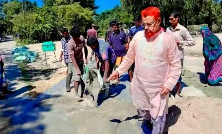 শ্রীপুর উত্তর ইউনিয়নে রাস্তা সংস্কার কাজের উদ্বোধন করলেন চেয়ারম্যান আলী হায়দার   
