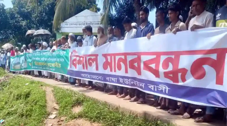 সুরমা নদী থেকে অবৈধভাবে বালু উত্তোলন: ফুসে উঠেছে বাঘাবাসী