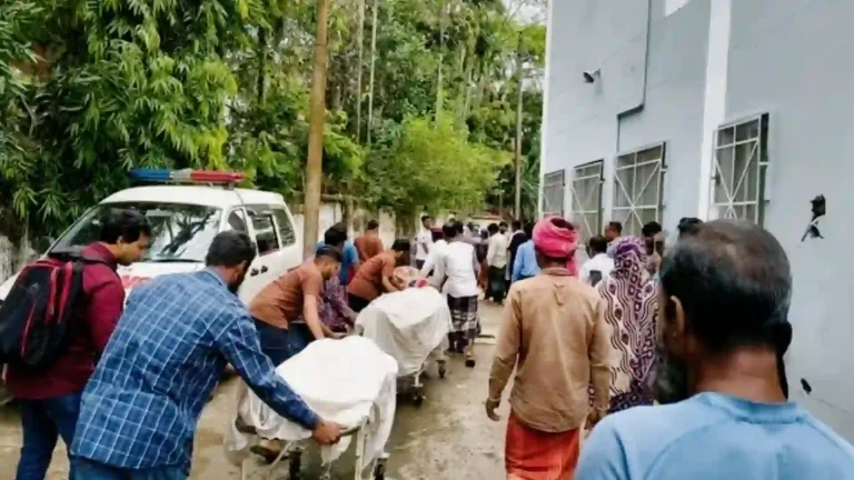 ভোরে সিলেটের সড়কে ঝরল ৮ নির্মাণ শ্রমিকের প্রাণ