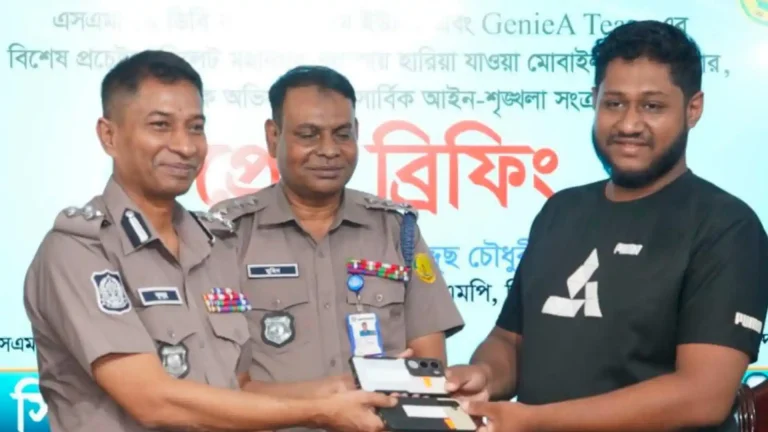 সিলেটে হারানো ৬৮টি মোবাইল উদ্ধার করে মালিকদের ফেরত দিল পুলিশ