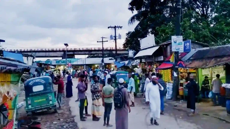 সালুটিকরে গ্যাস সংকট, ভোগান্তিতে চালক-যাত্রীরা