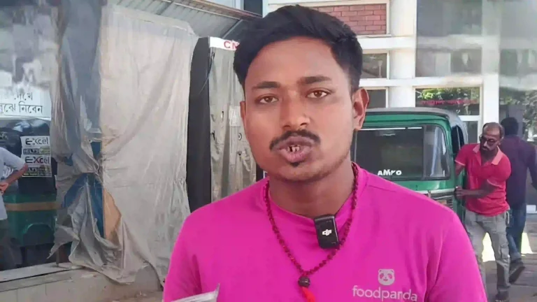 “তেলের দাম বাড়াইলে, আমরা খাইমু কিতা আর রুজি করমু কিতা”
