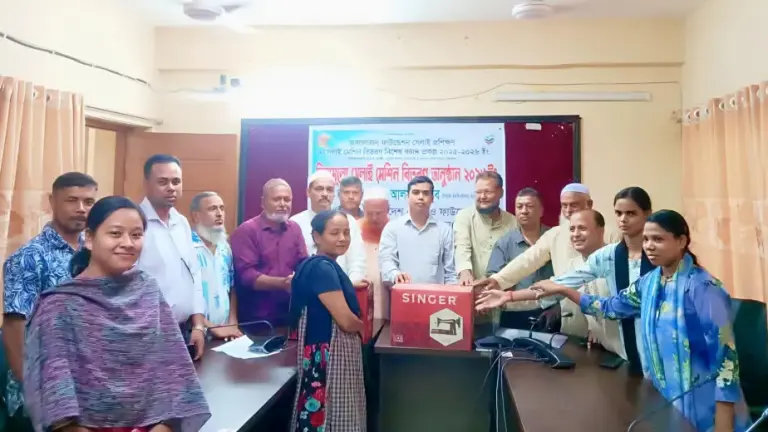 বড়লেখায় ১৪ জন উপকারভোগীকে সেলাই মেশিন দিল জালালাবাদ ফাউন্ডেশন