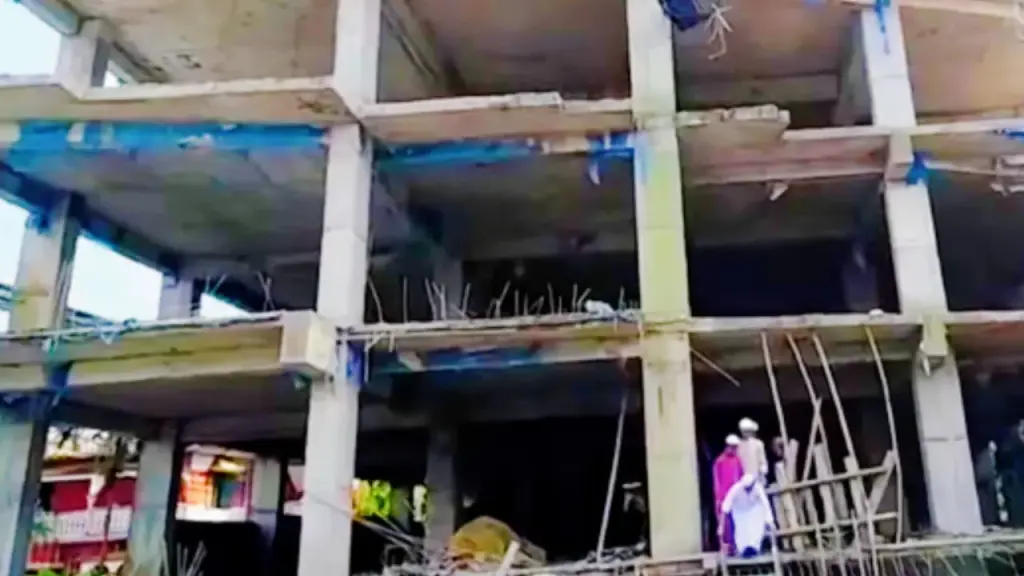 সিলেটের খাদিমপাড়ায় নির্মাণাধীন ভবনের চারতলায় মিলল প্রহরীর লাশ,আটক ১৩