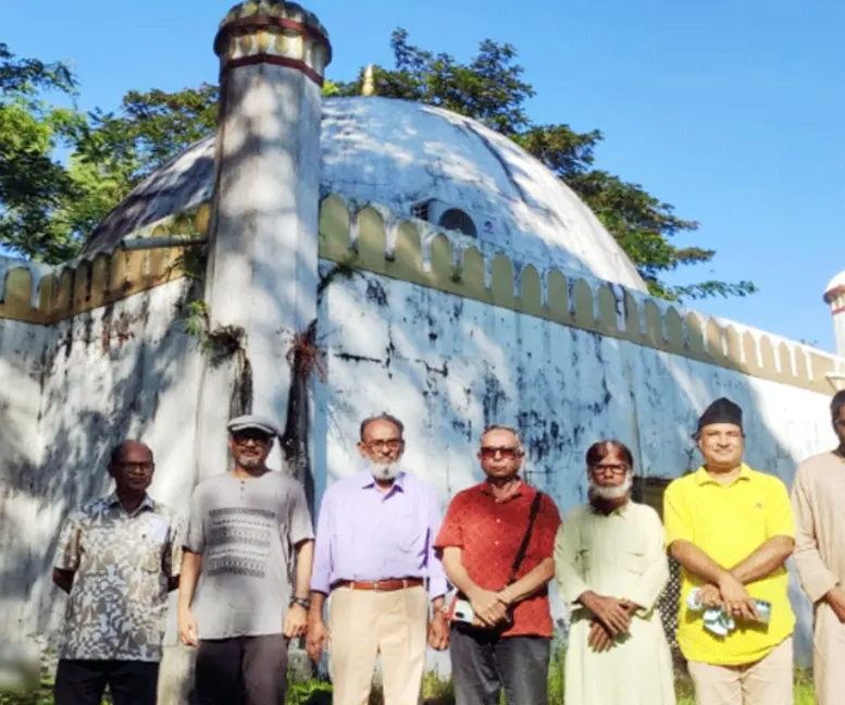 ইতিহাসের সাক্ষী গায়েবি মসজিদ কি হারিয়ে যাবে নতুন ভবনের আড়ালে?